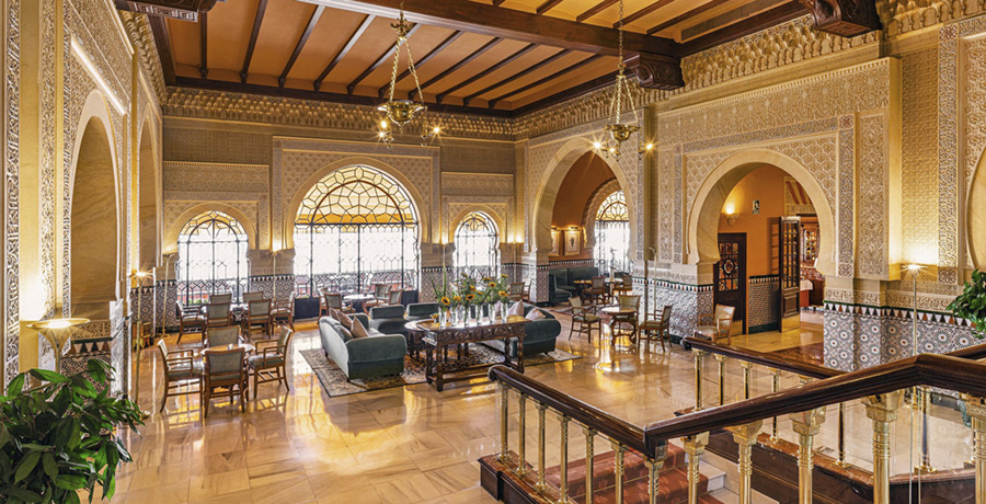 Las madres se merecen un regalo palaciego: ¡el Hotel Alhambra Palace!
